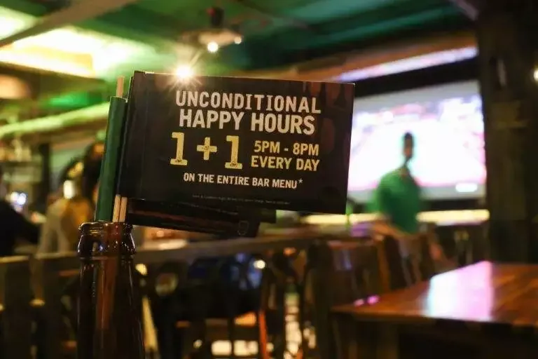 Web Design Blog Local businesses - promotion offer at a local bar