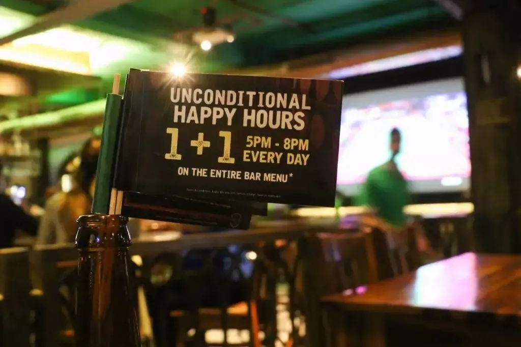 Local businesses - promotion offer at a local bar